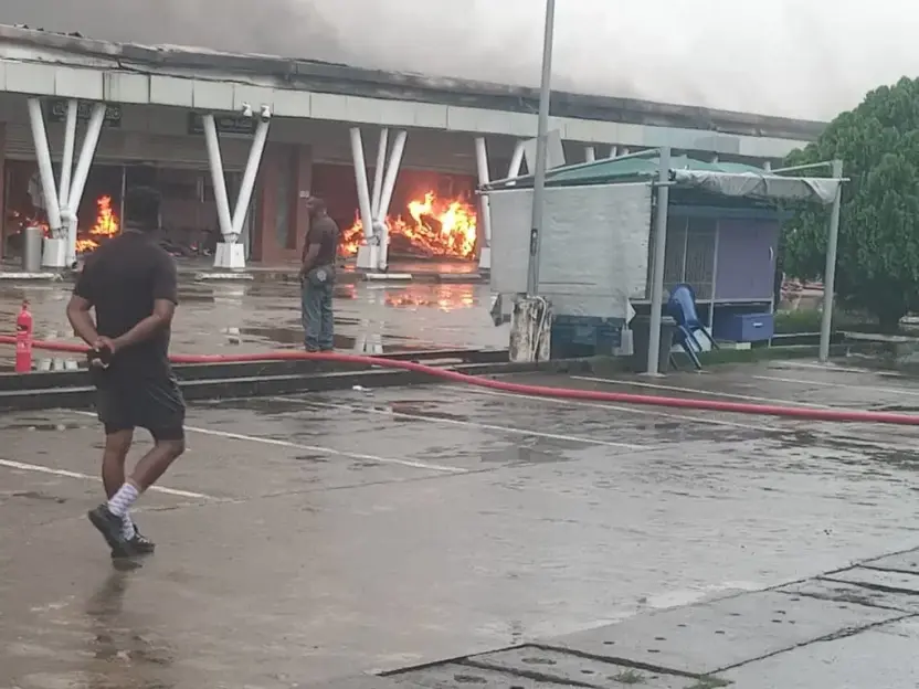 Urgent: Blaze Erupts at Well-Known SPAR Store in Calabar [Watch the Video]