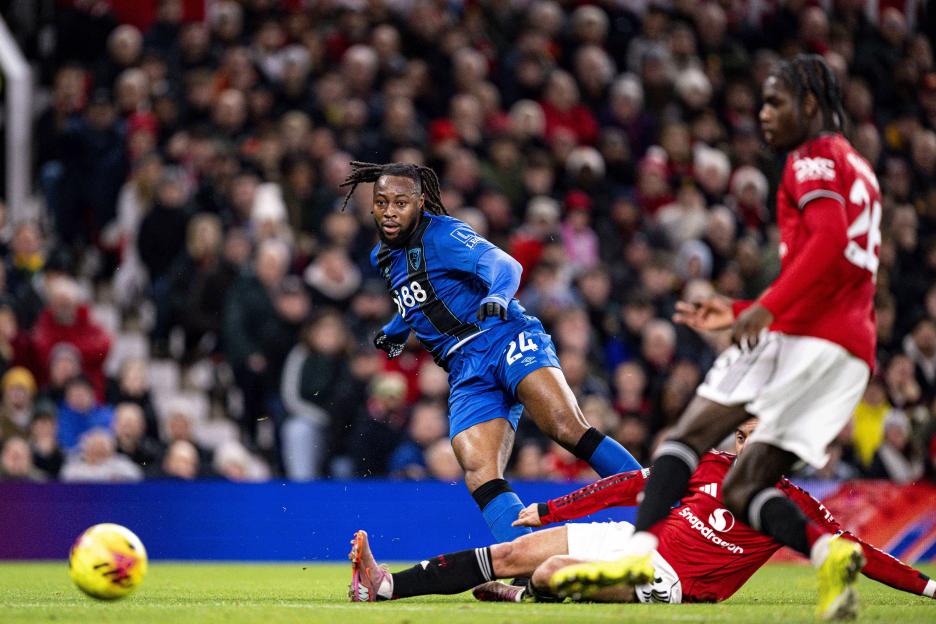 MANCHESTER - DECEMBER 15: Antoine Semenyo of Bournemouth scores the team's first goal during the Premier League 2025 match between Manchester United and Bournemouth at Old Trafford, in Manchester, England. Photo: Will Palmer/Sports Press Photo