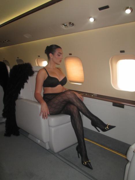 Georgina Rodriguez Stuns Fans in Just a Bra and Tights on Private Jet with Cristiano Ronaldo