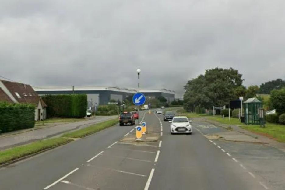 'Teen Girl Pursued by Two Men in Daylight After Car Luring Attempt, Police Launch Investigation'