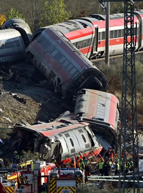 SPAIN-TRAIN-ACCIDENT-TRANSPORT