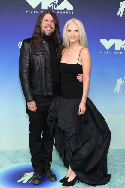 Dave Grohl and Jordyn Blum on the red carpet at the MTV Video Music Awards.