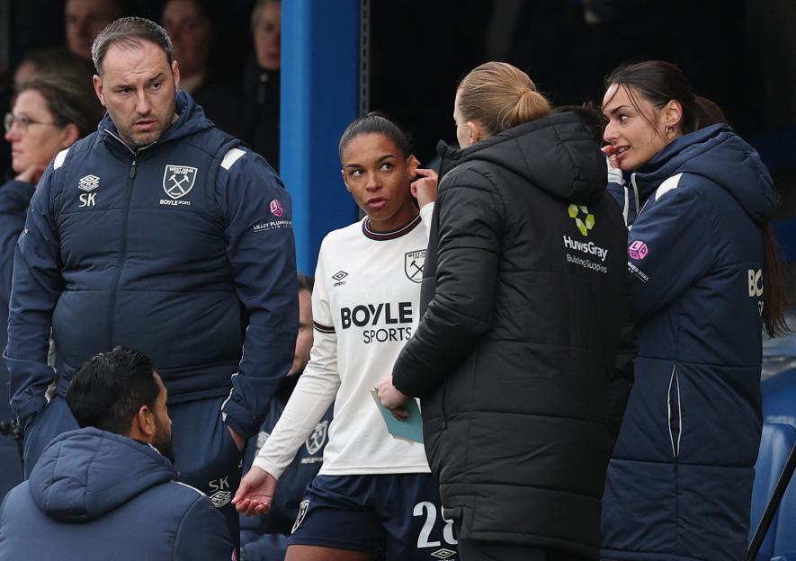 Estelle Cascarino's Debut Delayed: Earring Dilemma Keeps West Ham Star Off the Field