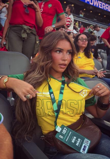 Brazil's Hottest Fan Cheers on Her Team During World Cup Draw Against Morocco!