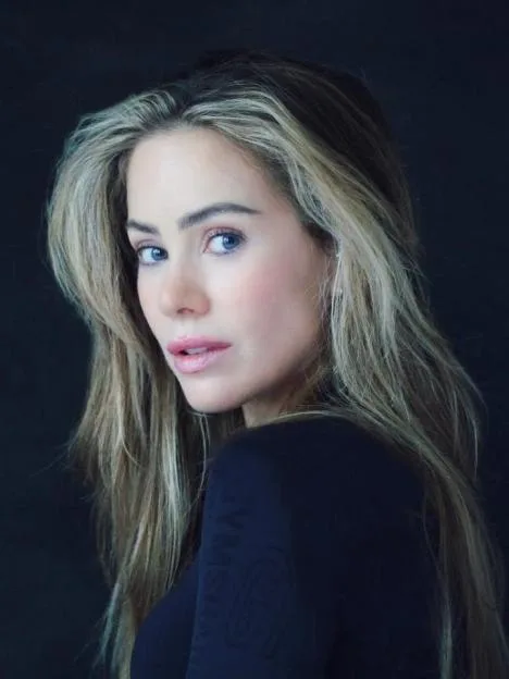 Portrait of Roxanne McKee.