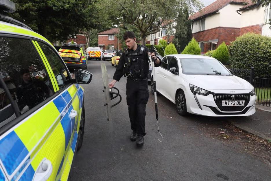 Three Hospitalized After XL Bully Dog Attack at Home, Armed Police Respond on Residential Street