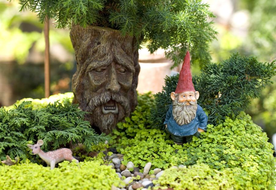 Garden gnomes should be removed to boost curb appeal