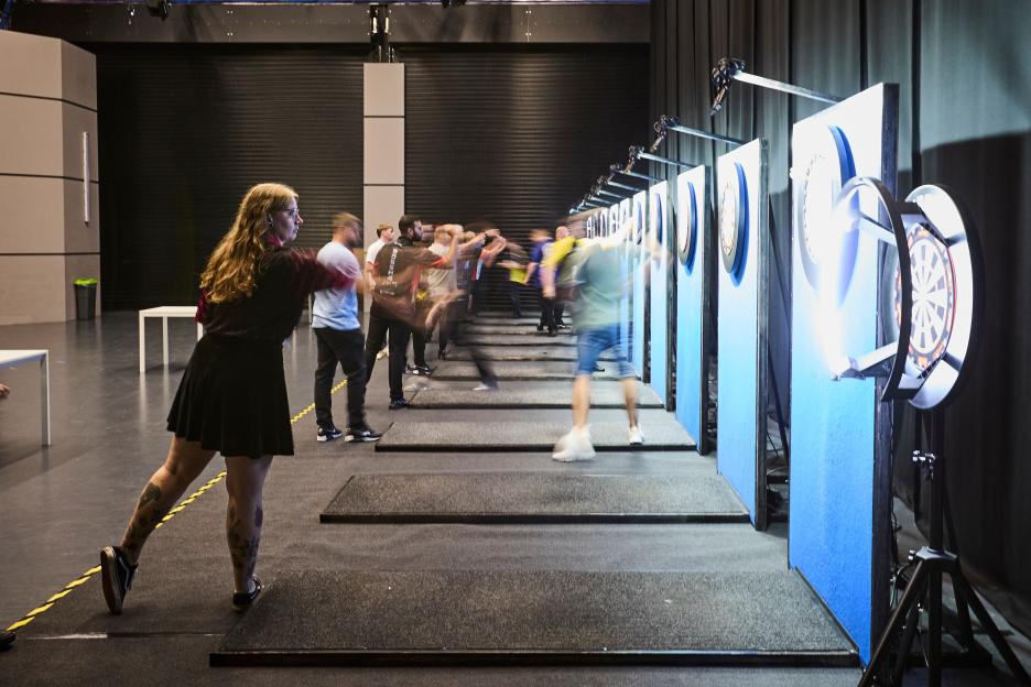 Amateur dart players auditioning for the "Beat Luke Littler" Netflix show.