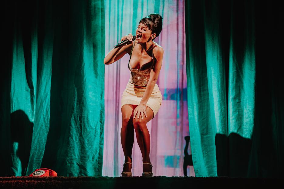 Lily Allen performs at the Mighty Hoopla.