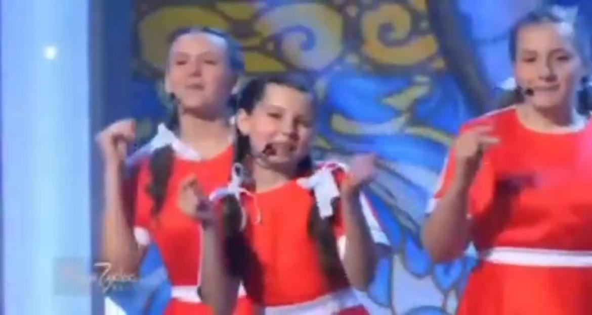 'Russian TV Unveils Surreal Propaganda Song Celebrating Life Without the Internet as Putin's Blackout Hits Week Three'