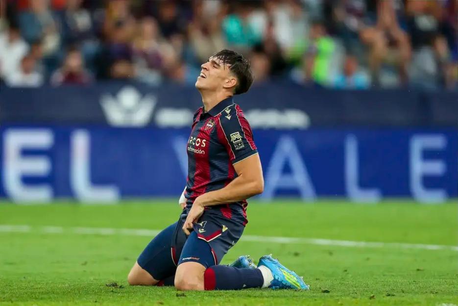 Hull City Hits Back at Real Madrid: 'You're Too Big for This' in Carlos Espi Transfer Dispute