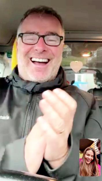 Glasgow Taxi Driver's Daughter Surprises Him with Engagement News on FaceTime – and His Passenger Steals the Spotlight!