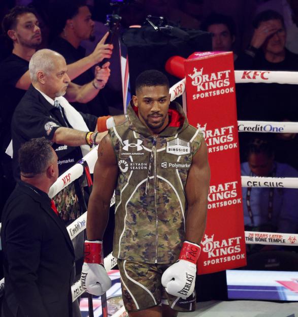 Jake Paul v Anthony Joshua