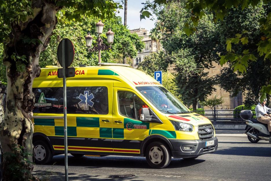 Four in Critical Condition After Bus Crashes into Building in Spanish City, Leaving 43 Injured Due to Driver's Loss of Control