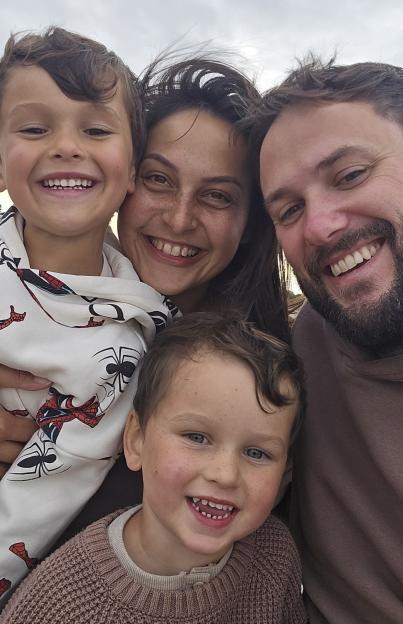 Family ditch UK with two suitcases to travel the world - and spend just ¿60 per day
