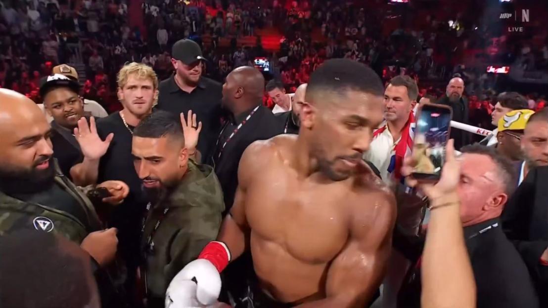 Anthony Joshua's Security Steps In as Logan Paul Attempts to Steal His £370k Chain Post-Jake Paul Fight