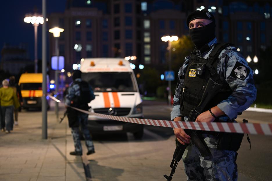 Explosion near Moscow cafe kills 3, injures at least 15