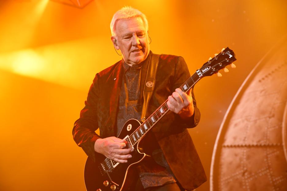 Alex-lifeson-rush-performs-opening-1093788019-d7b6e3