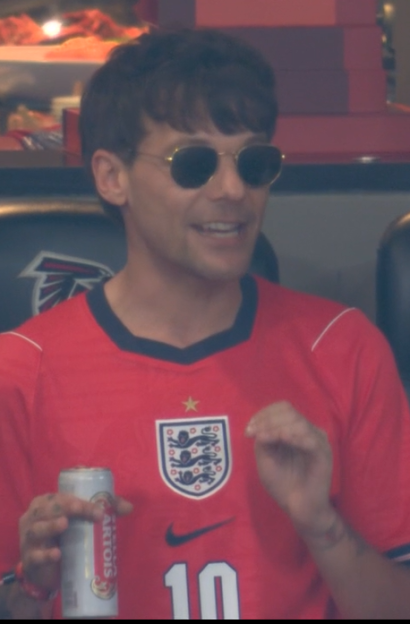 Louis Tomlinson and Zara McDermott Show Their Support for England in Thrilling Semi-Final Against Argentina!