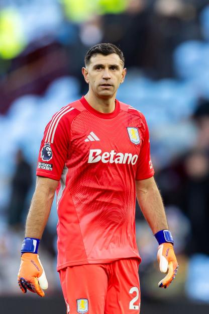 Emi Martinez's Juventus Move Falls Through After Aston Villa Secures £30 Million Replacement