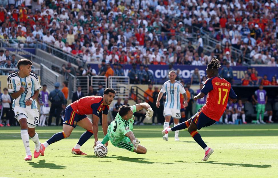 Former Premier League Referee Mark Halsey Rages: Spain's Goal in World Cup Final Should Have Counted!