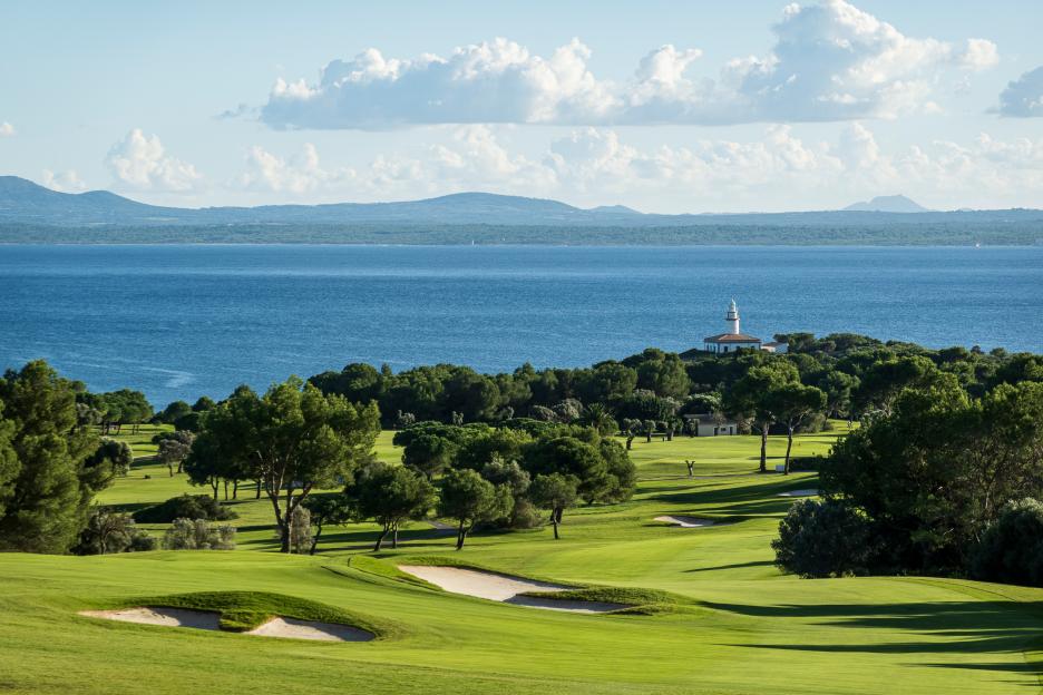 Embark on a Dream Mediterranean Golf Getaway to Majorca: Enjoy Return UK Flights and Unlimited Green Fees!