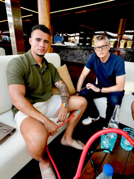 HSTikkytokky and Louis Theroux filming a documentary.