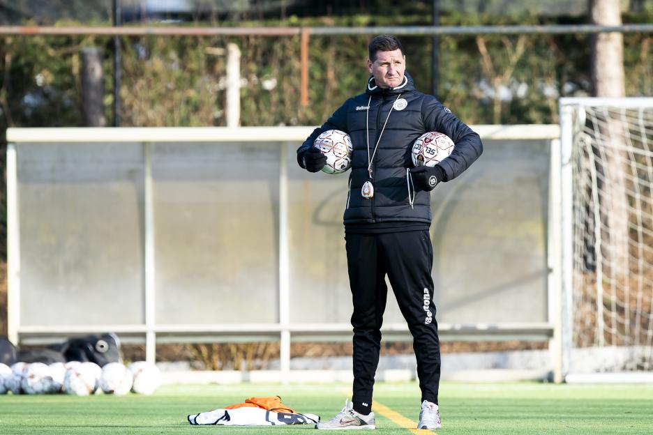 SOCCER SPORTING LOKEREN PRESS CONFERENCE NEW COACH