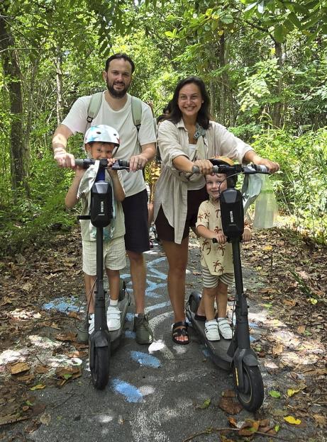 Family ditch UK with two suitcases to travel the world - and spend just ¿60 per day