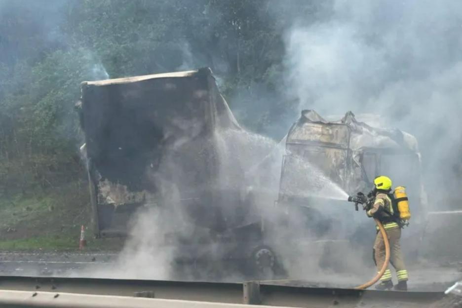 'Major Motorway Shutdown: Lorry Engulfed in Flames After Serious Multi-Vehicle Crash, Firefighters Rush to Rescue'