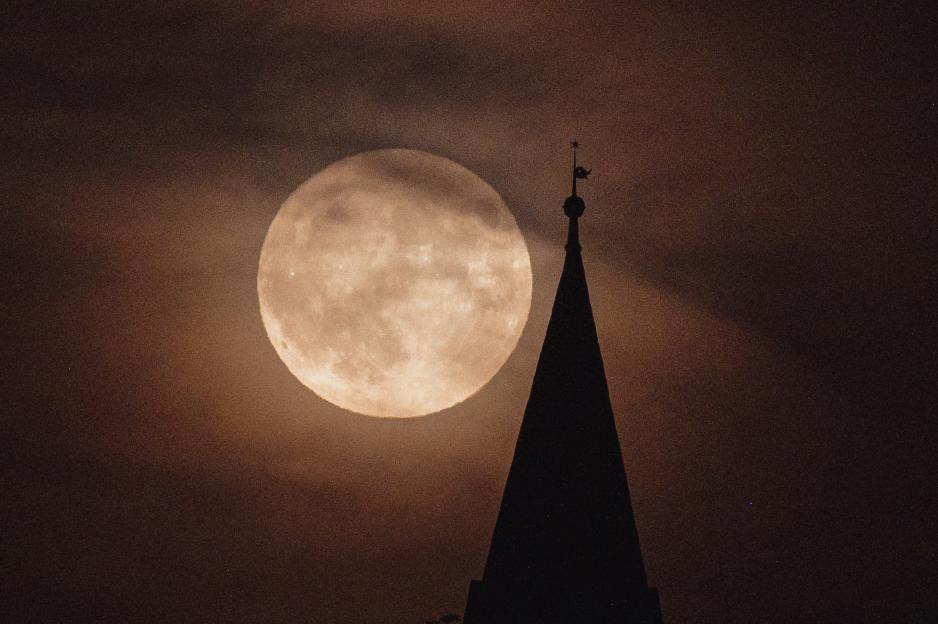 Strawberry Moon in Slovakia