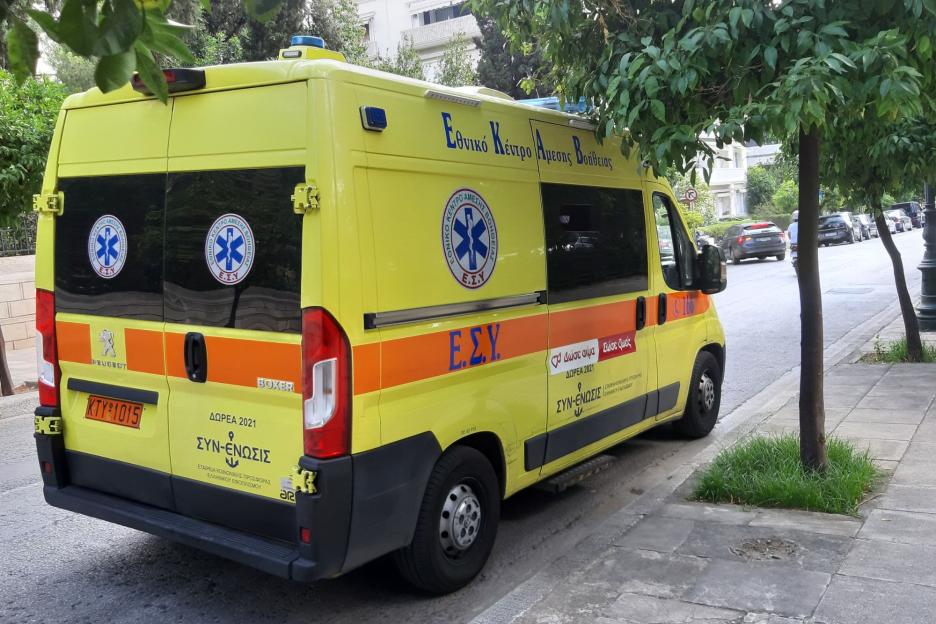 17-Year-Old Briton in Critical Condition After Falling from Hotel Balcony in Greece; Supermarket Employee Taken Into Custody
