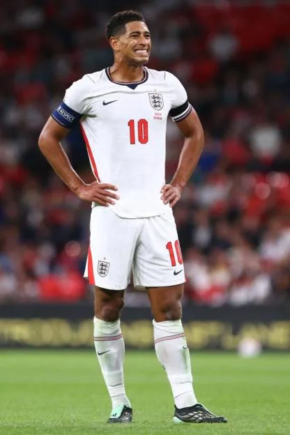 Jude Bellingham of England reacts to a missed shot during a UEFA Nations League match.