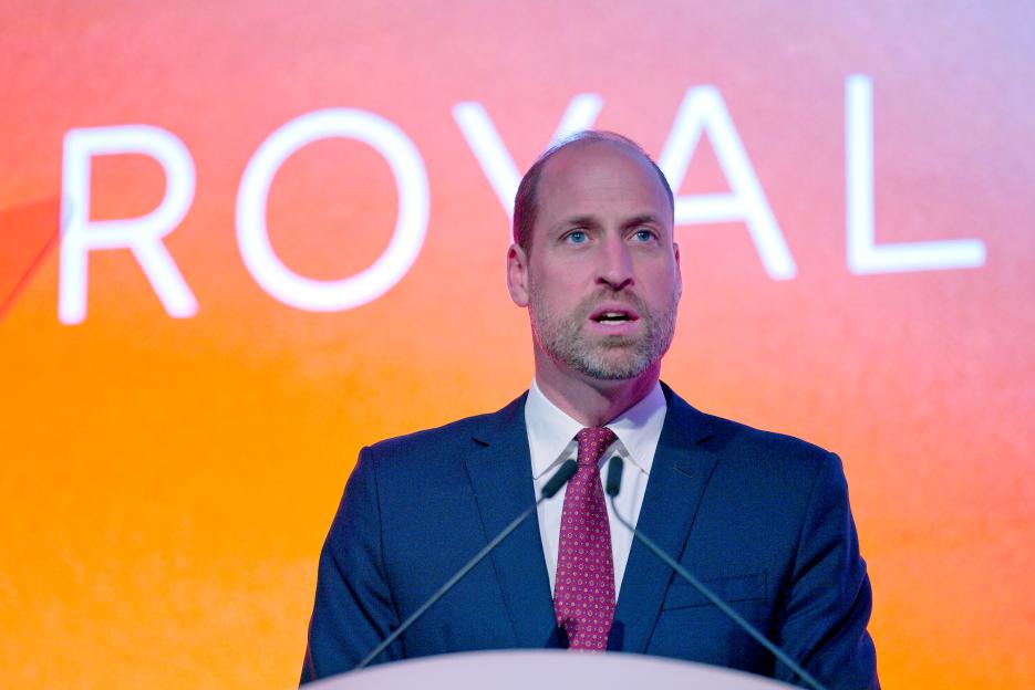 Prince William Takes a Stand Against Keown Following Aston Villa vs Arsenal, While Paul Scholes Critiques TNT Sports Commentator