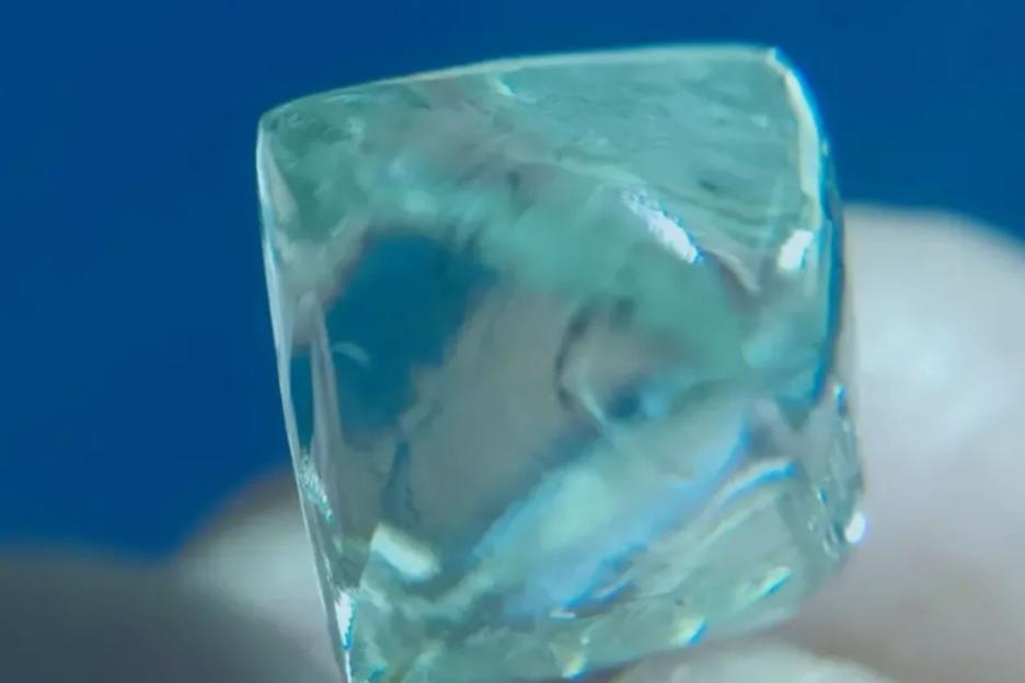Childhood Friends Uncover the World’s Largest and Most Exquisite Natural Green Diamond!