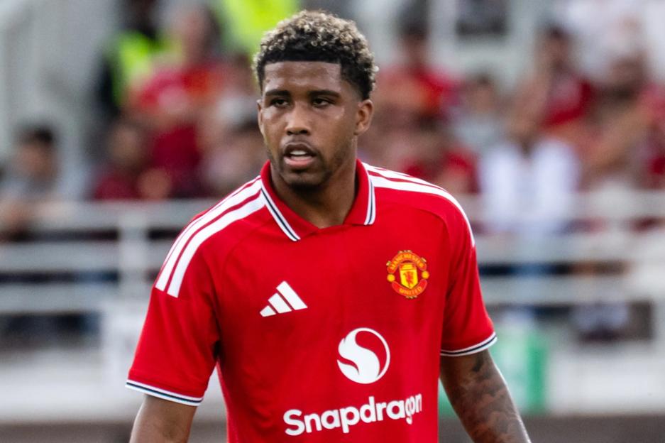 Michael Carrick Highlights 'Positives' from New Man United Midfield Duo After Wrexham Friendly Loss in Helsinki