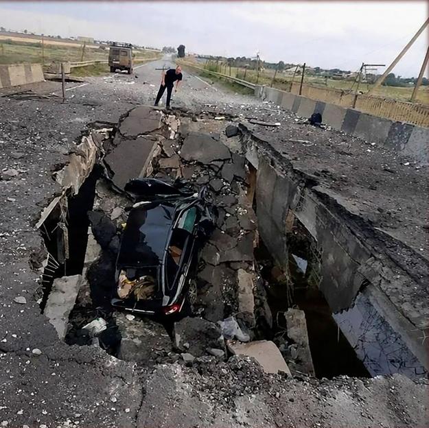 Henichesk Bridge attack