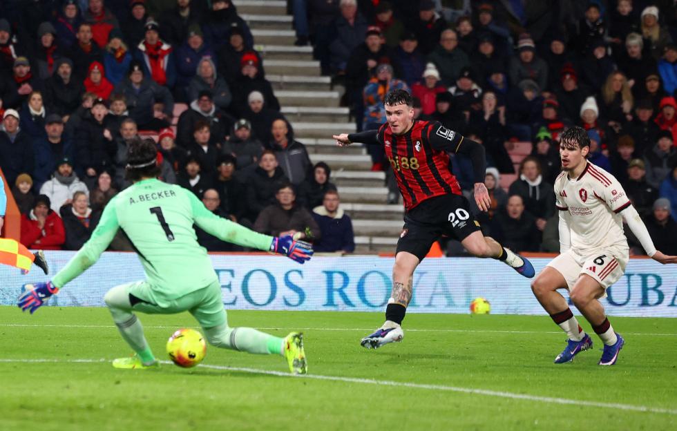 Bournemouth, UK. 24th Jan, 2026. Alex Jimenez of Bournemouth celebrates after scoring to make it 2-0 during the AFC Bournemouth vs Liverpool Premier League match at the Vitality Stadium, Bournemouth. Picture credit should read: Paul Terry/Sportimage