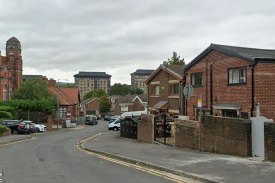 Two Men in Their 40s Arrested for Murder After Body of Man in His 50s Discovered in Street