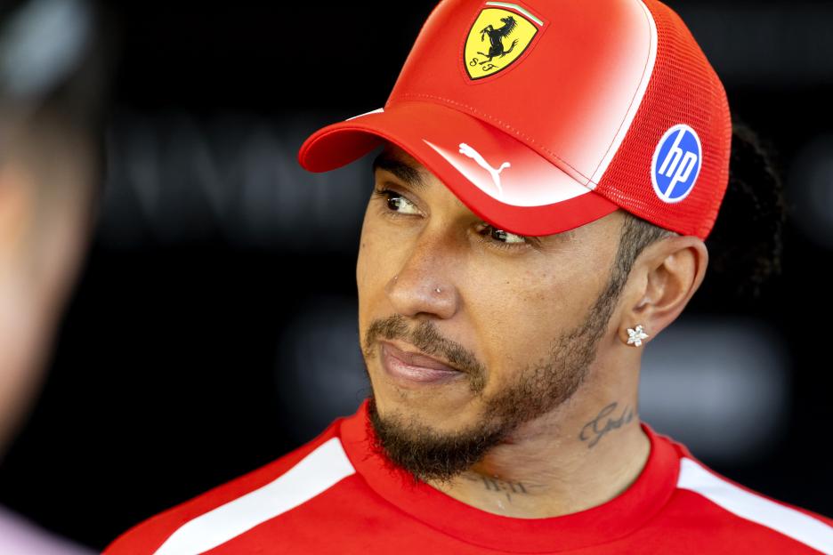 '‘Let Me Handle This!’ – Lewis Hamilton Loses Cool with Ferrari Engineer After Tactical Misstep Ruins Podium Chances'
