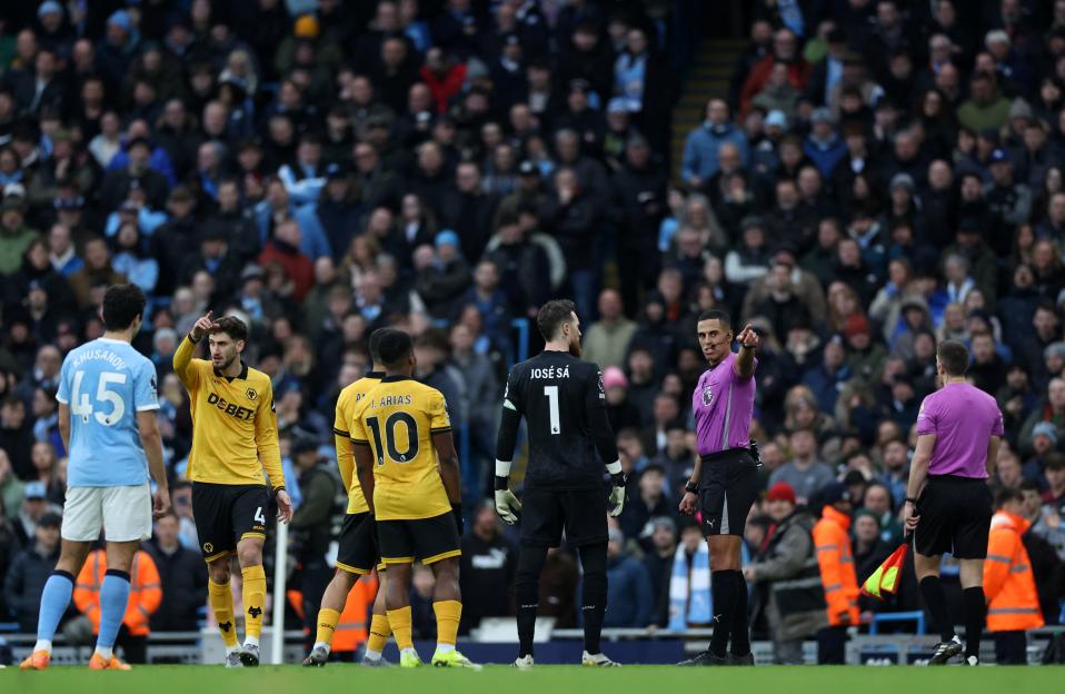 FBL-ENG-PR-MAN CITY-WOLVES