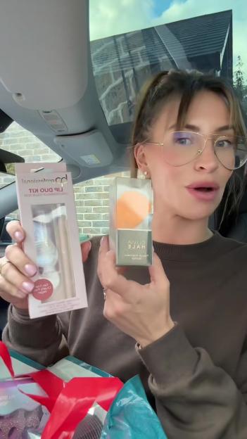 Ferne McCann's daughter with a beauty blender