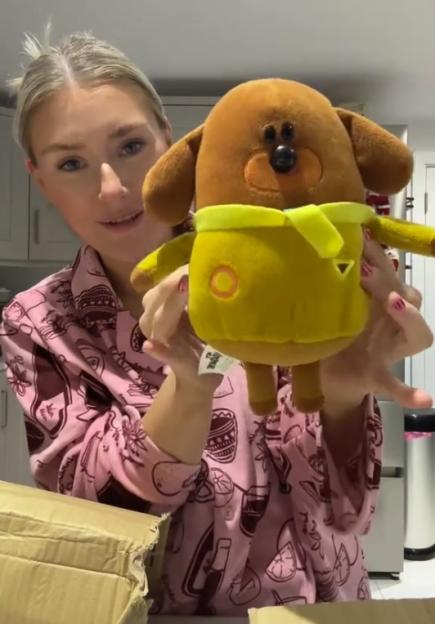 VIDEO: ¿I¿m saving HUNDREDS buying my daughter second-hand Christmas presents ¿ and other mums are joining me¿