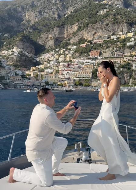 Love Island Star at the Heart of a Major Controversy Announces Engagement to Millionaire Boyfriend!