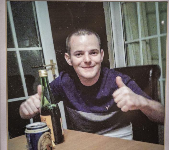 Photo of Allan Bryant giving a thumbs-up.