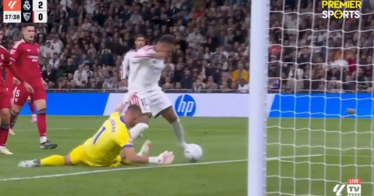 Watch Jude Bellingham assist Kylian Mbappe as Real Madrid score stunning ‘Fifa Street’ goal against Sevilla