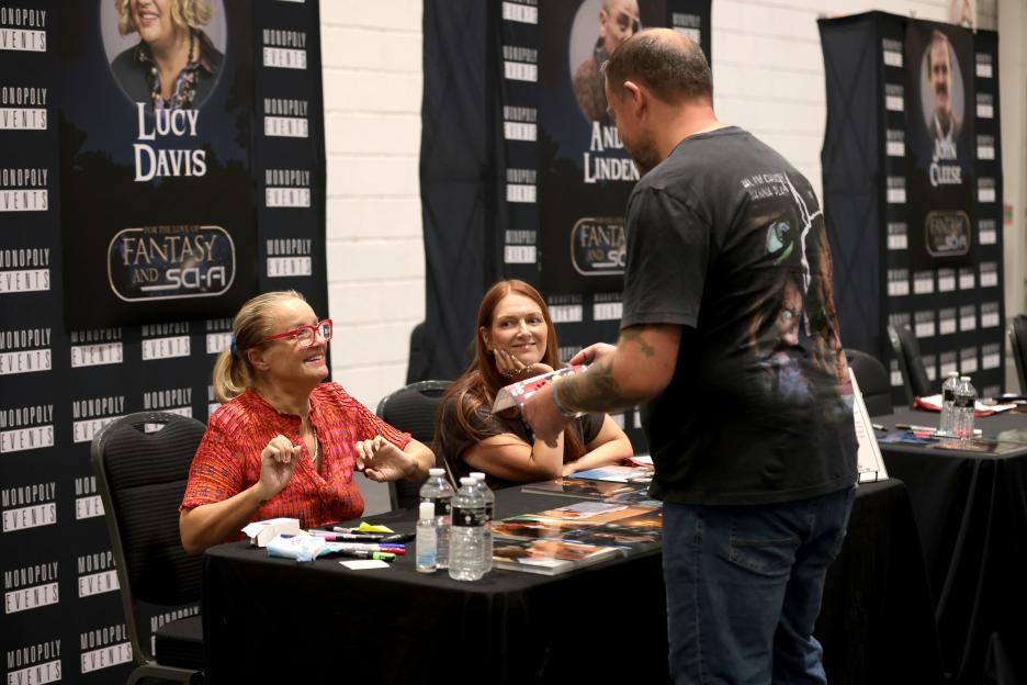 Lucy Davis of The Office Connects with Fans at Sci-Fi Convention Just Days After Sharing Her Incurable Cancer Diagnosis