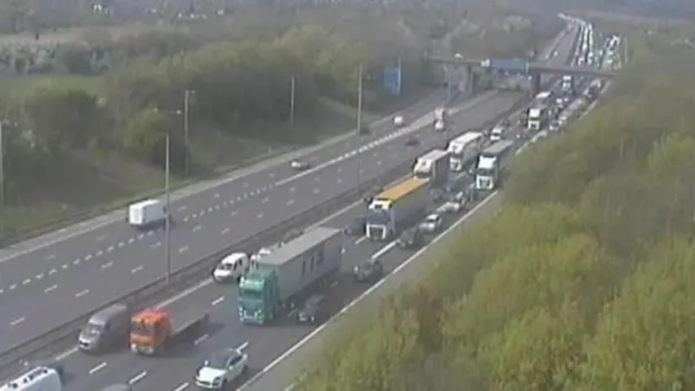 M1 Shut Down in Both Directions as Air Ambulance Responds to Airport Crash