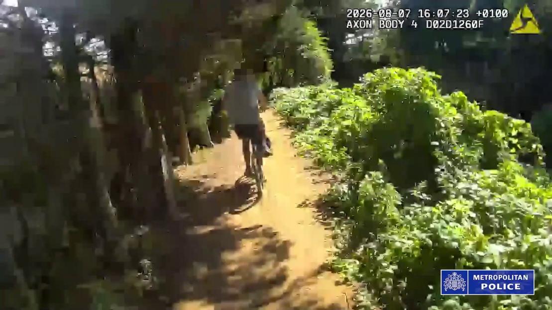 'Hero' lends policeman bike to chase down and arrest thief