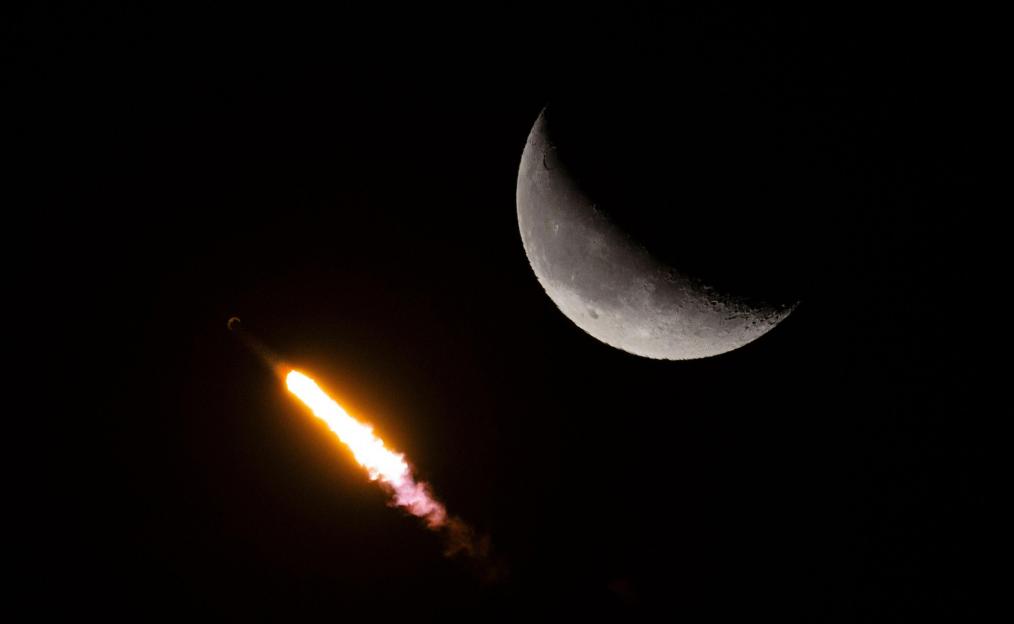 SpaceX Rocket Collides with Moon, Forming New Crater After Year of Wandering in Space